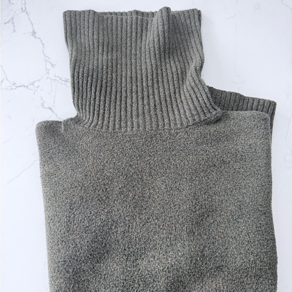 Old Navy Women’s Olive Green Turtleneck Sweater